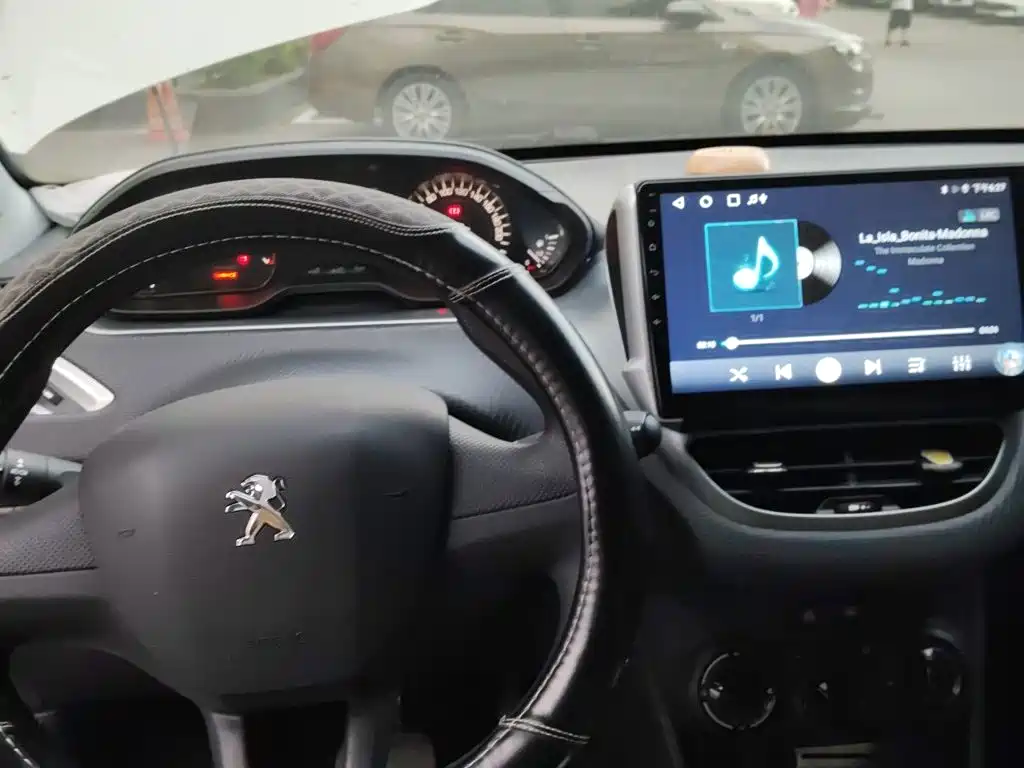 Peugeot 2008 — миниатюра 13