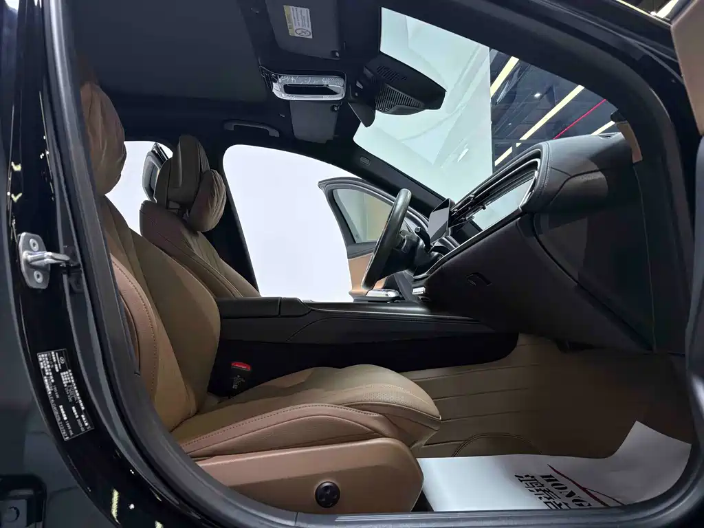 Mercedes-Benz E-Class — миниатюра 12