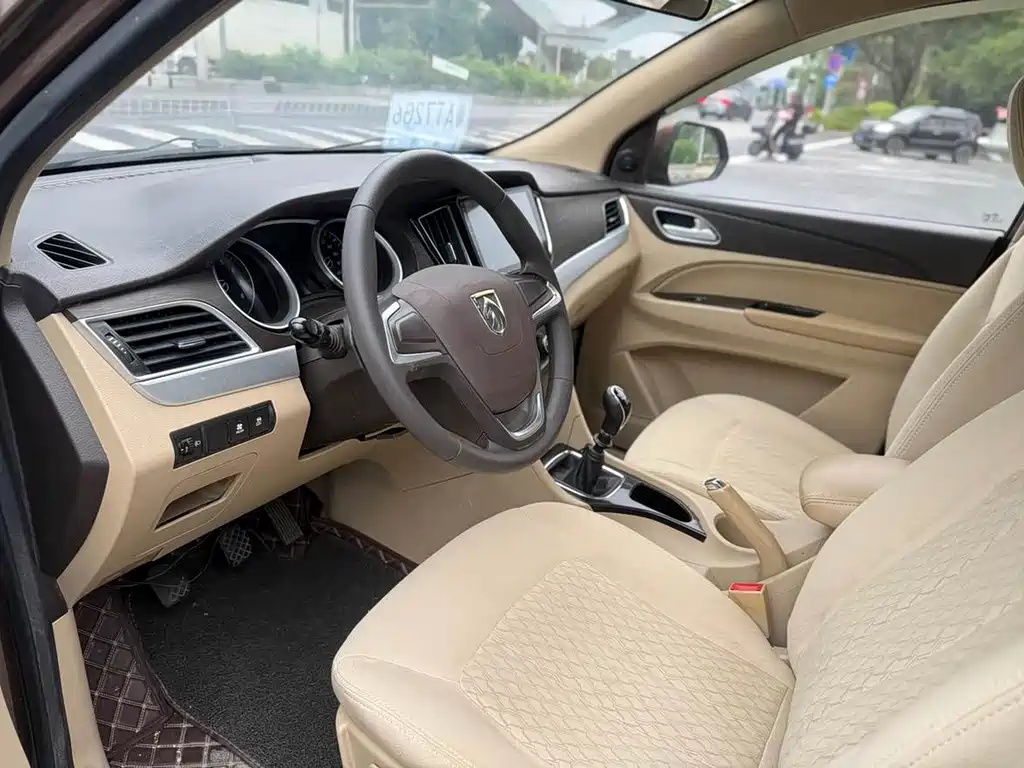 Baojun 730 2016 1.5T MT 7 мест