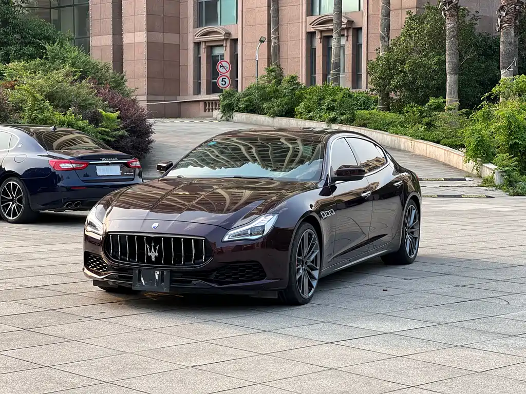 Купить Maserati Quattroporte