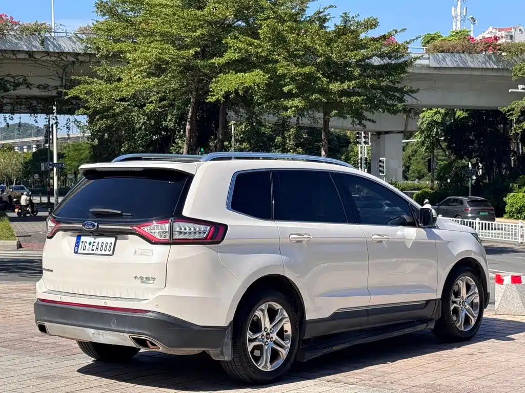 Ford Edge — миниатюра 6
