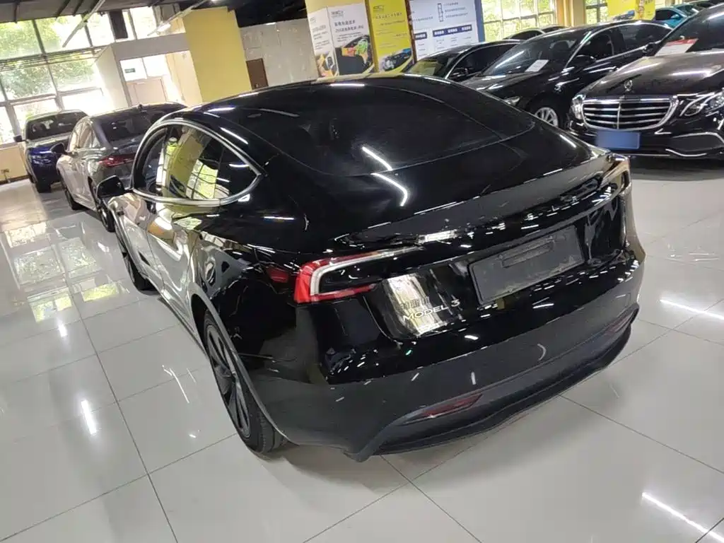 Tesla Model 3 — миниатюра 5