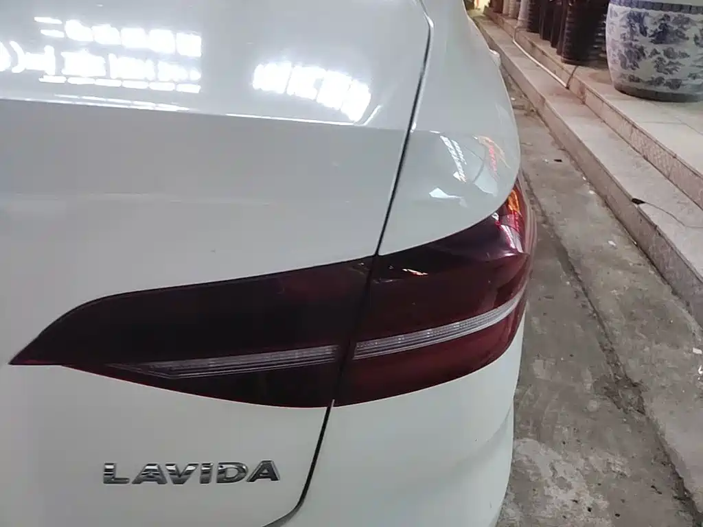 Volkswagen Lavida — миниатюра 8