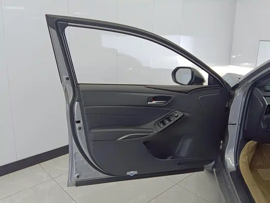 Toyota Avalon — миниатюра 7