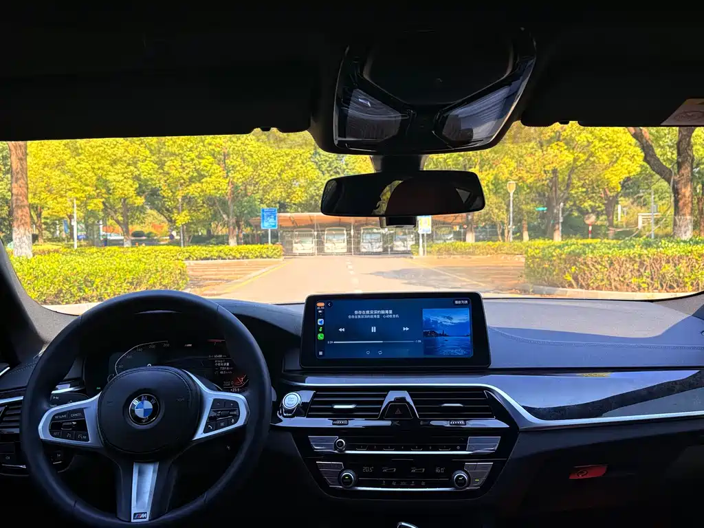 BMW 5 Series — миниатюра 14
