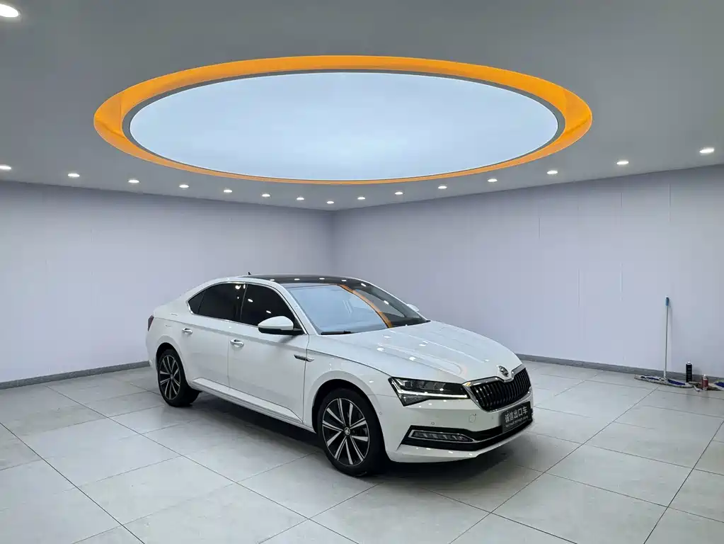 Skoda Superb — миниатюра 3