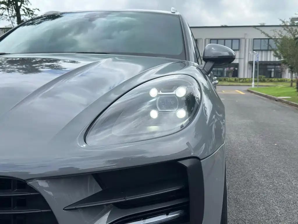 Porsche Macan — миниатюра 7
