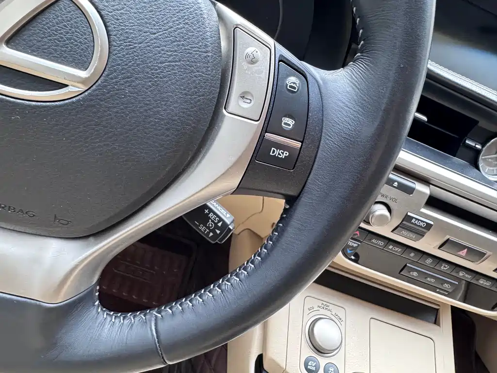 Lexus ES — миниатюра 10