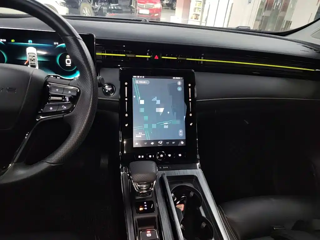 Roewe RX5 New Energy — миниатюра 13