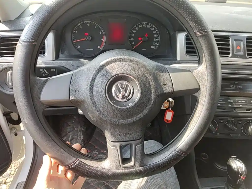 Volkswagen Santana — миниатюра 11