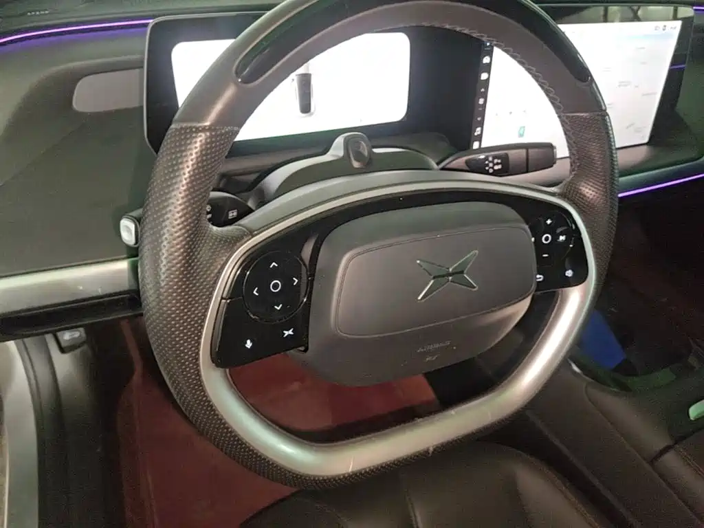 XPeng P7 — миниатюра 11