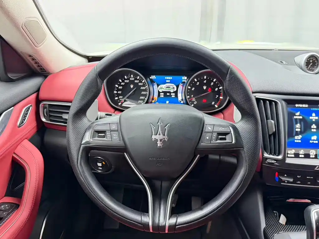 MASERATI LEVANTE