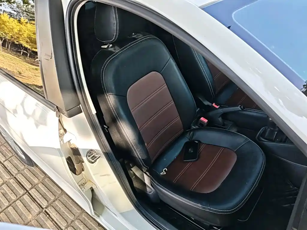 Volkswagen Jetta — миниатюра 25