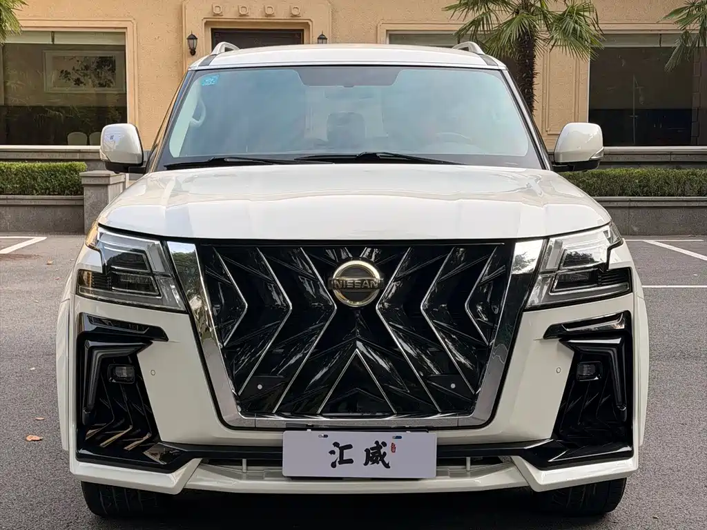 Nissan Patrol — миниатюра 3