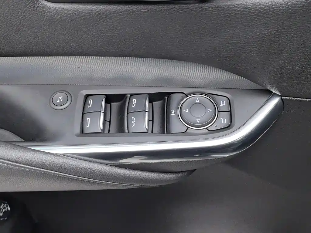 Cadillac XT4 — миниатюра 9
