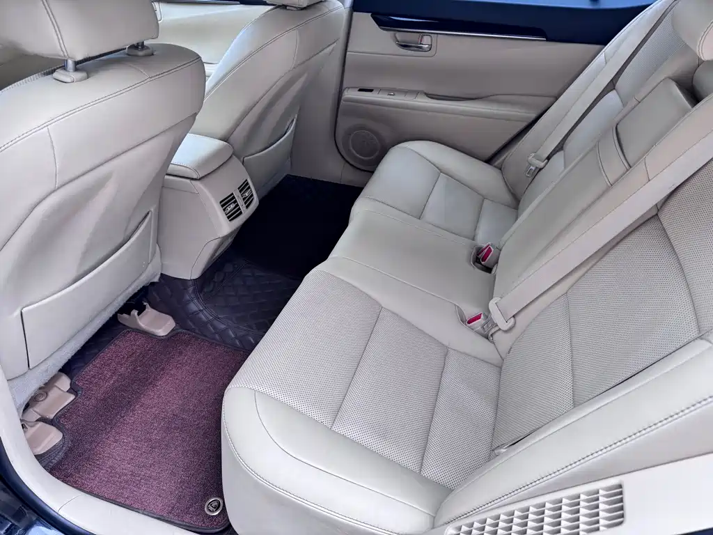 Lexus ES — миниатюра 17