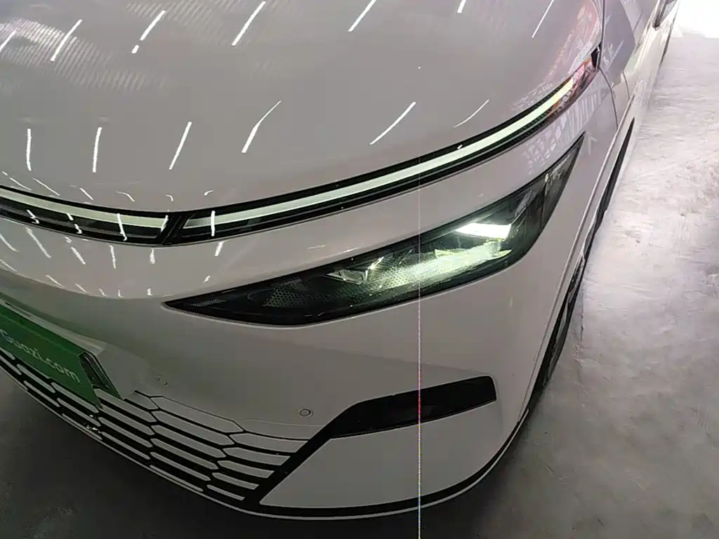 XPeng X9 — миниатюра 24