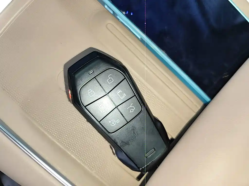 XPeng X9 — миниатюра 9