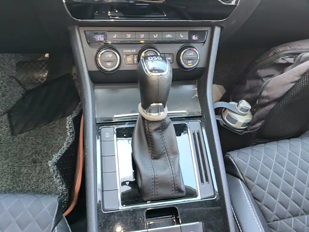 Skoda Superb — миниатюра 14