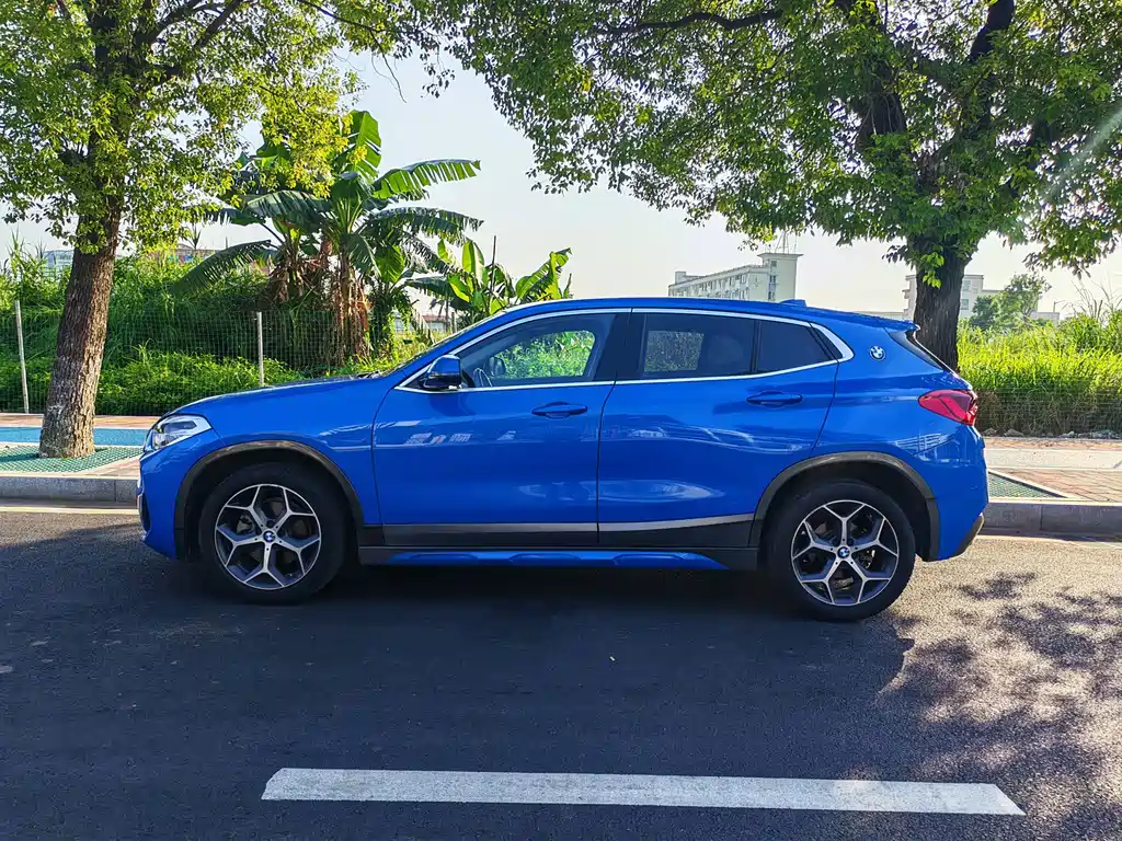 BMW X2