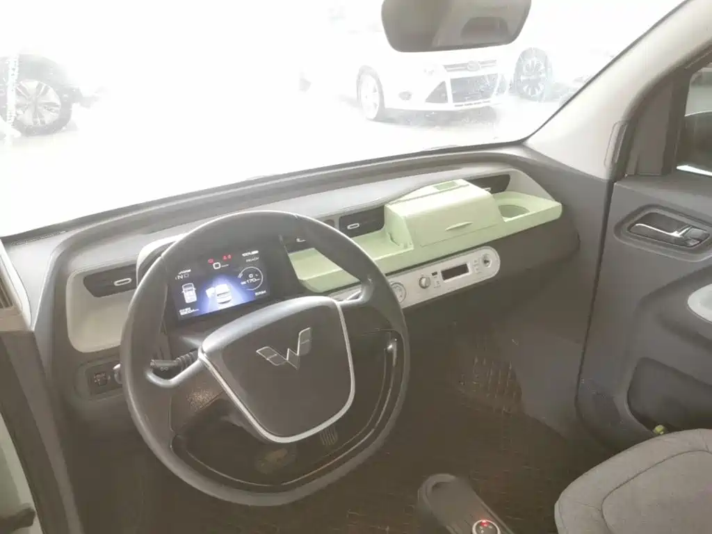 Wuling MINIEV — миниатюра 10