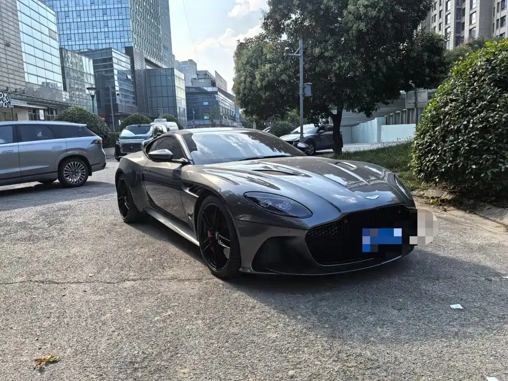 Aston Martin DBS — миниатюра 2