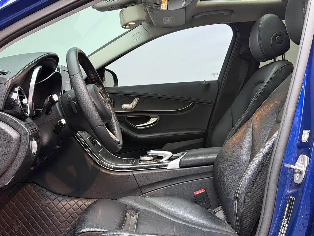 Mercedes-Benz C-Class — миниатюра 8