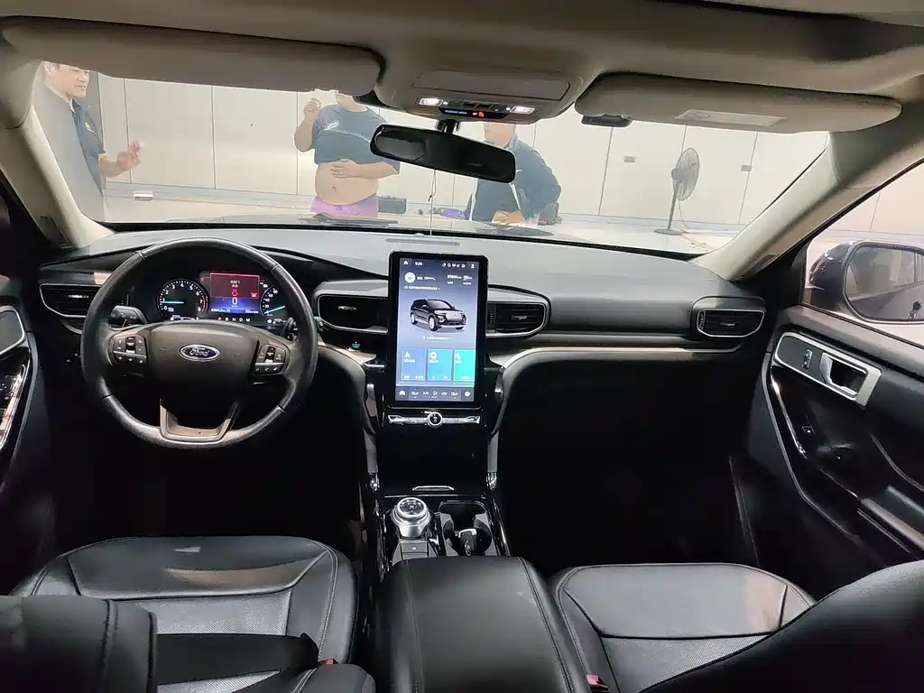 Ford Explorer — миниатюра 12