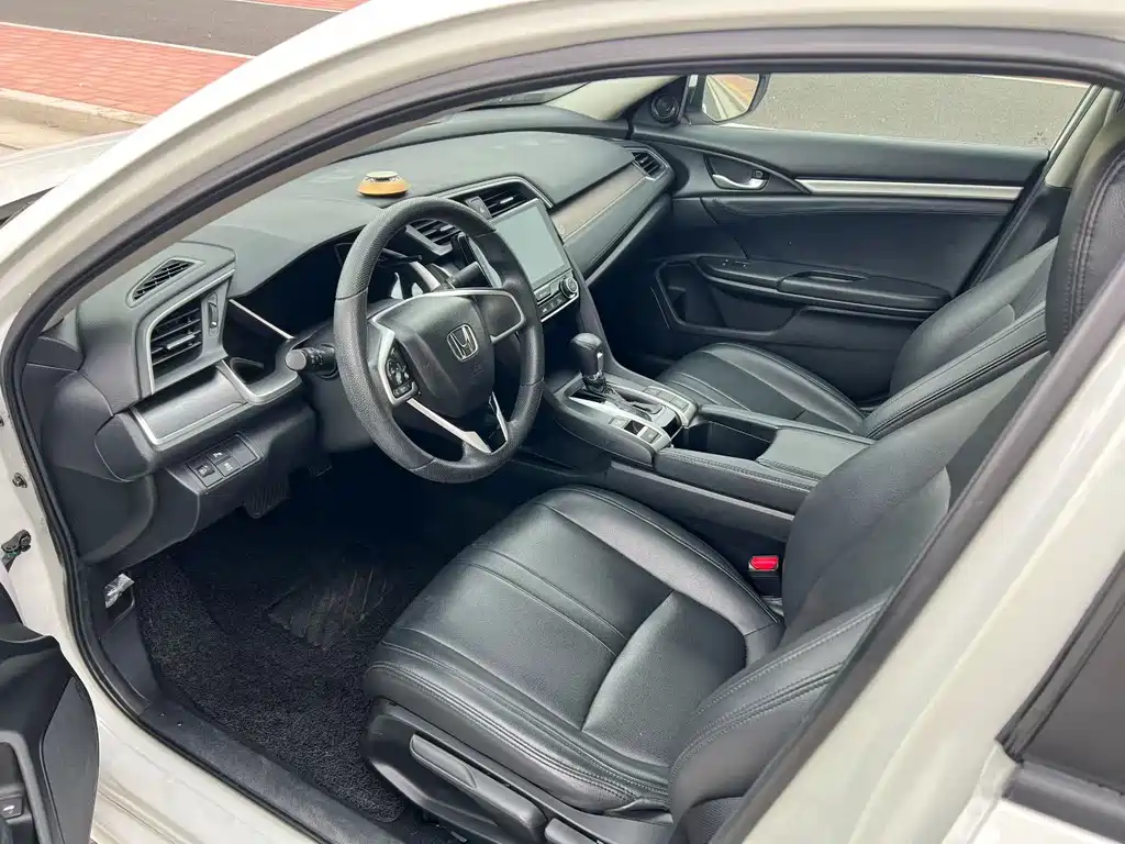 Honda Civic — миниатюра 8