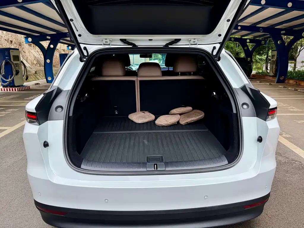 Li Auto Идеальный i6 — миниатюра 14