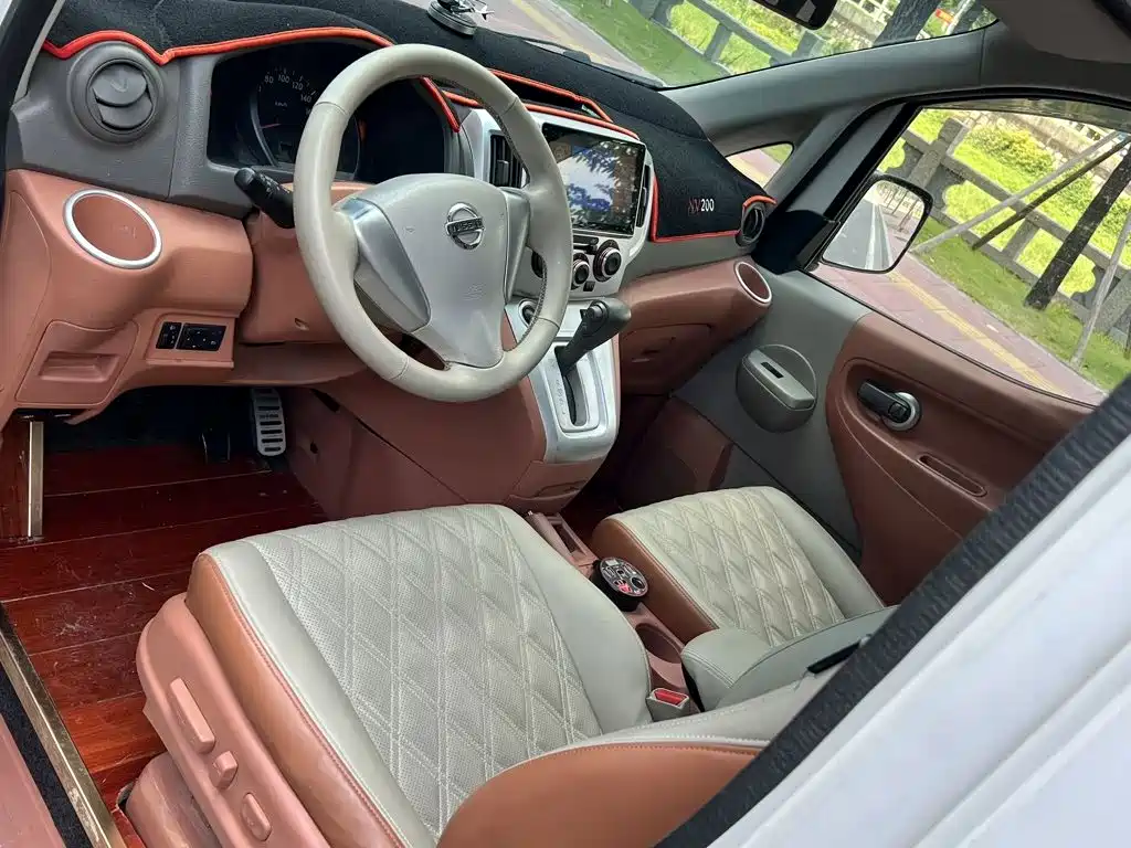 Nissan NV200 — миниатюра 10