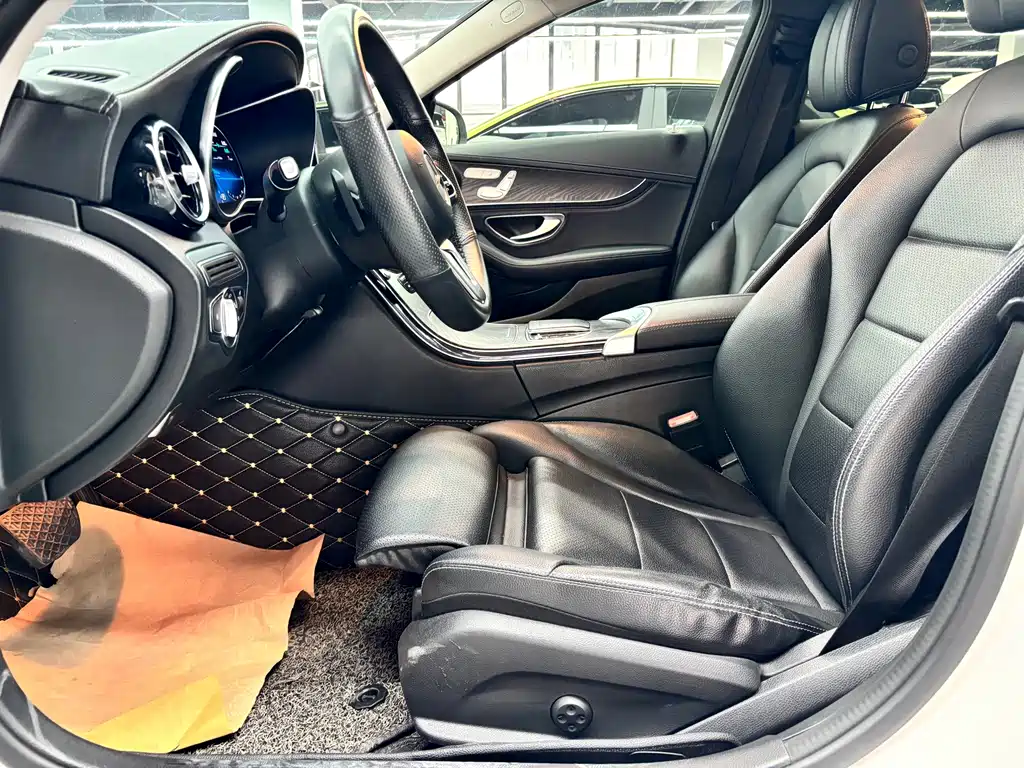 Mercedes-Benz C-Class — миниатюра 6