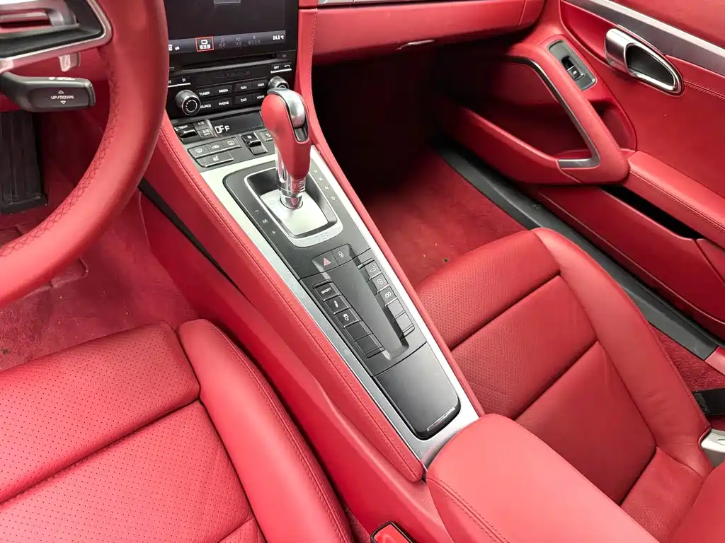Porsche 718 2018 Cayman 2.0T