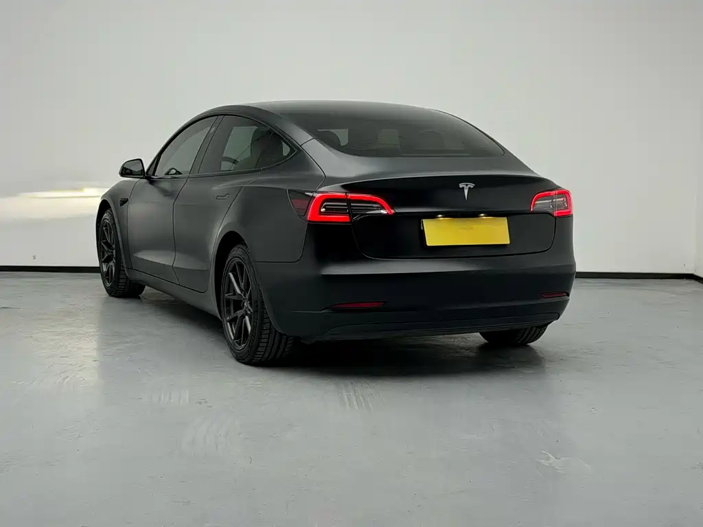 Tesla Model 3 — миниатюра 5