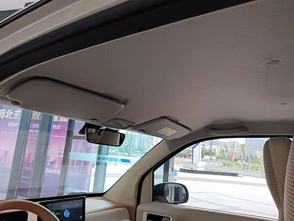 Wuling MINIEV — миниатюра 18