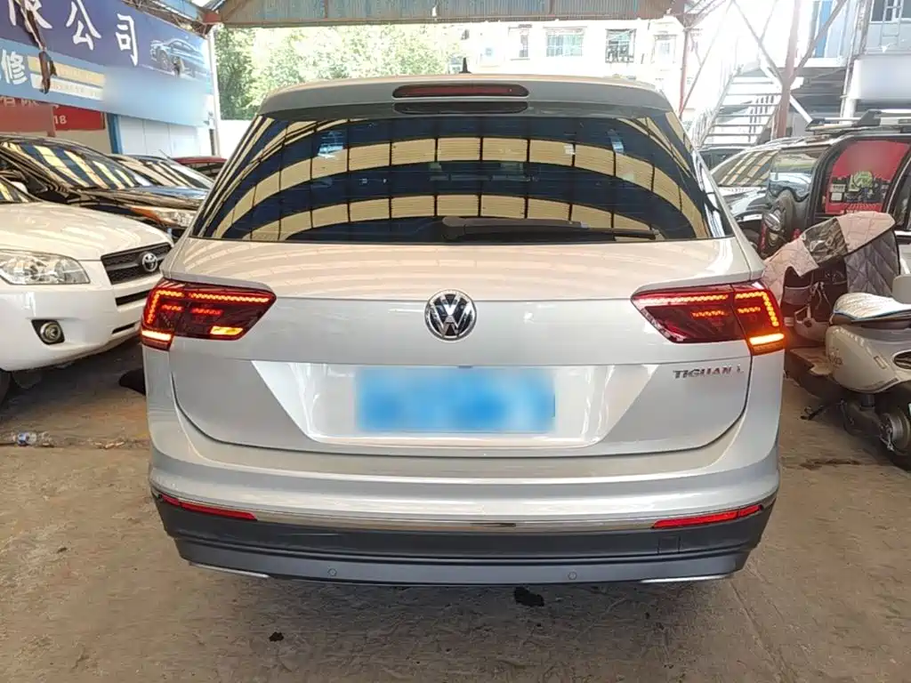 Volkswagen Tiguan L — миниатюра 6