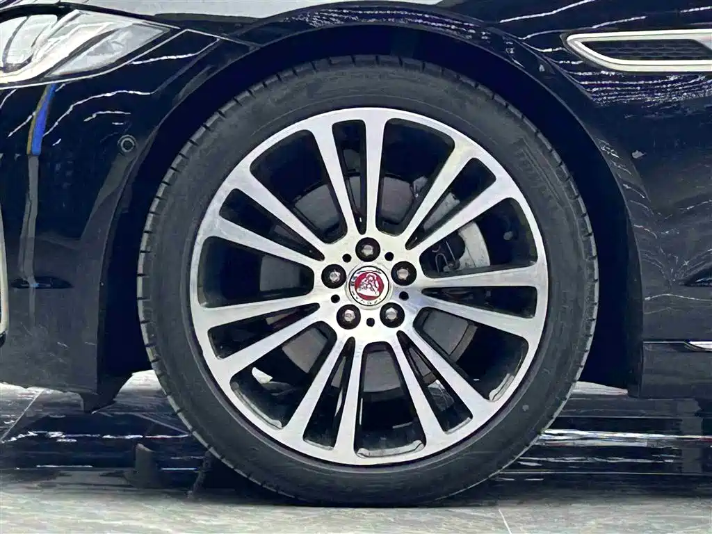JAGUAR  XFL