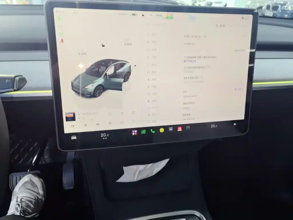 Tesla Model Y — миниатюра 13