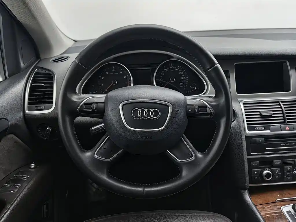 Audi Q7 — миниатюра 11