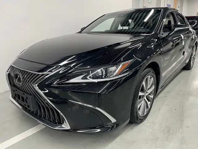 Lexus ES 2021 260 — фото 1