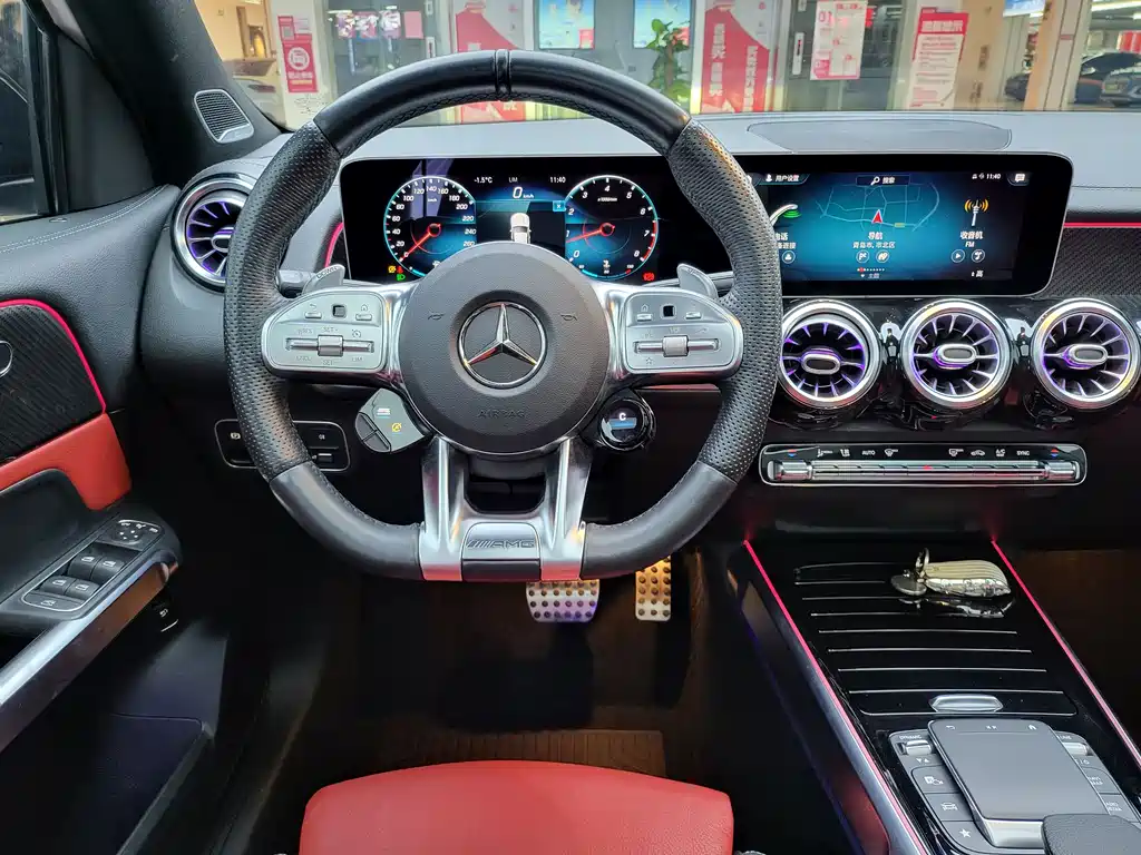 MERCEDES-BENZ GLB AMG