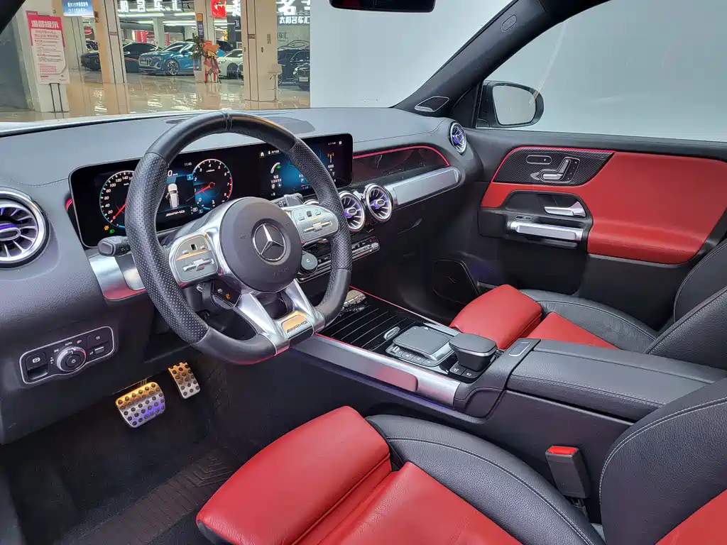 MERCEDES-BENZ GLB AMG