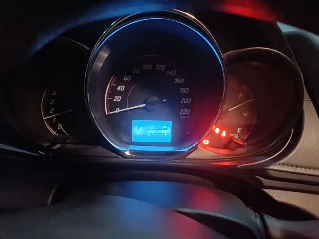 Toyota Yaris L — миниатюра 8