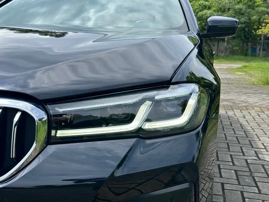 BMW 5 Series — миниатюра 21