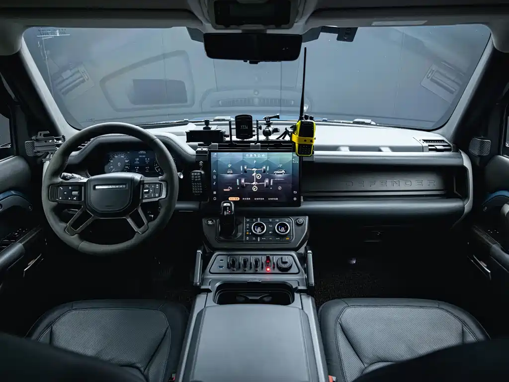 Land Rover Land Rover Defender 2023 110 3.0T P400 X-DYNAMIC HSE