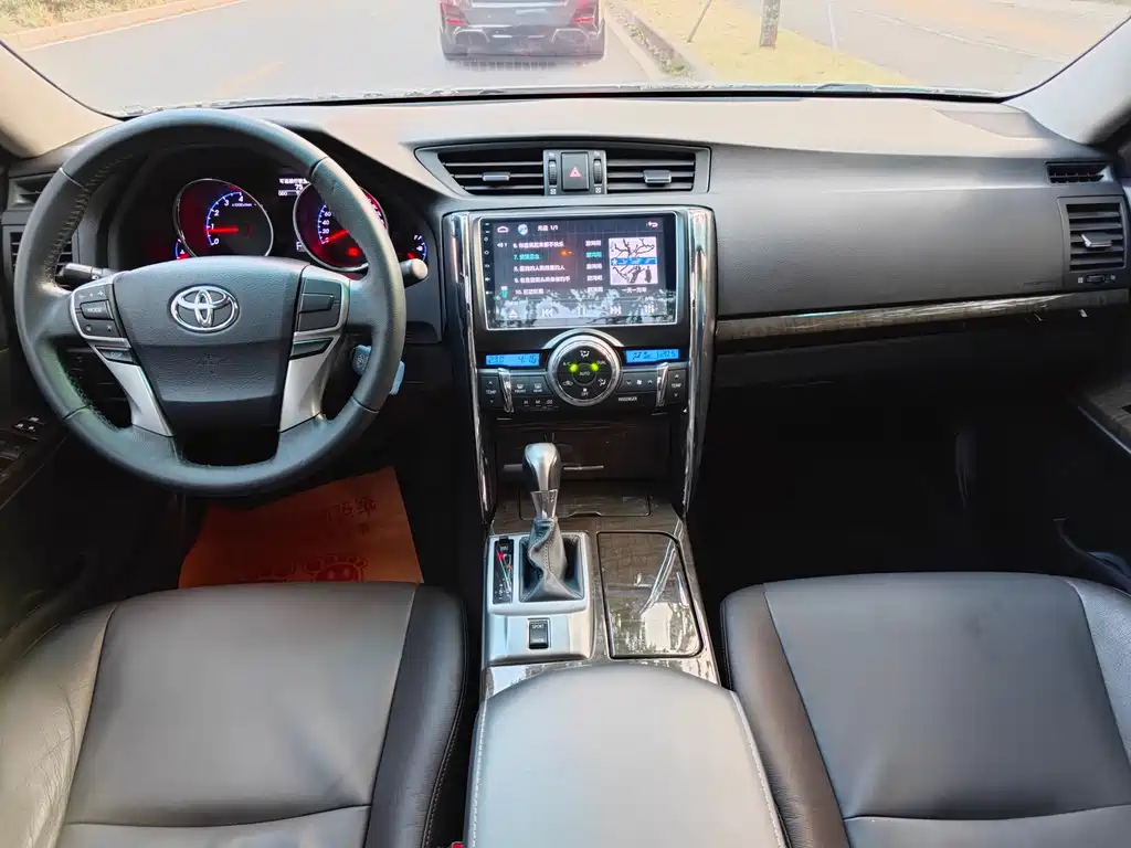 Toyota Reiz — миниатюра 5