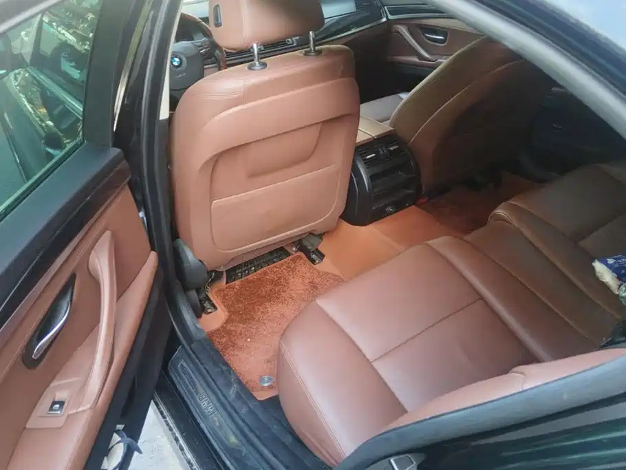 BMW 5 Series — миниатюра 11