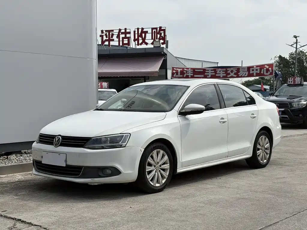 Volkswagen Sagitar 2013