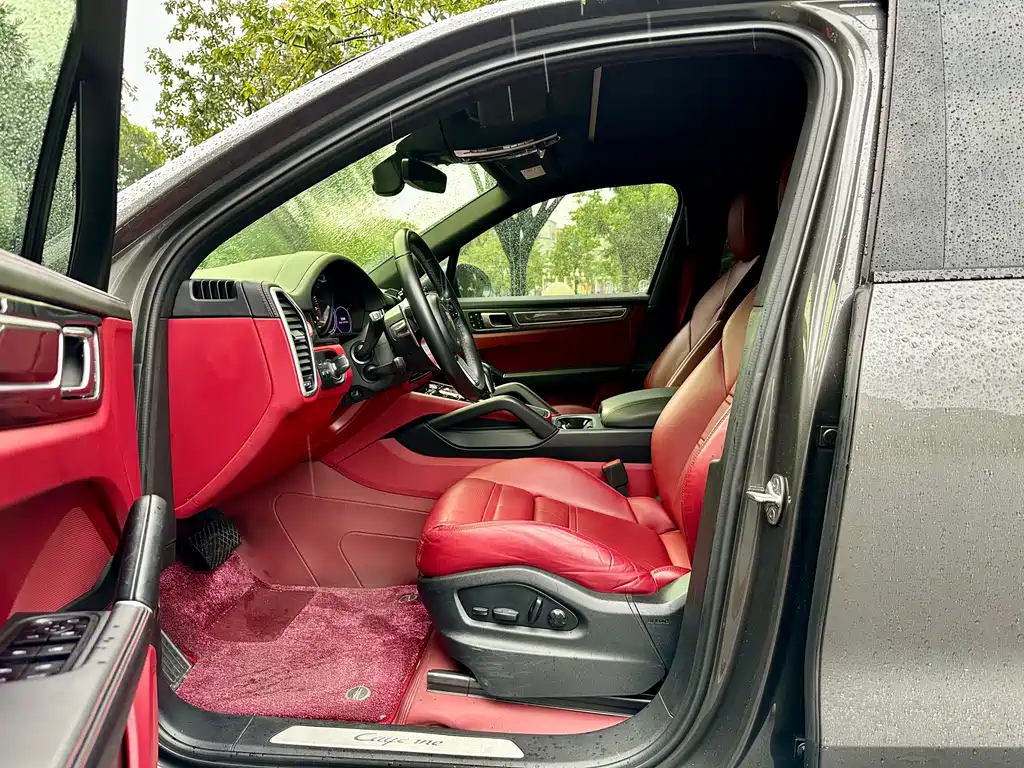 Porsche Cayenne — миниатюра 10