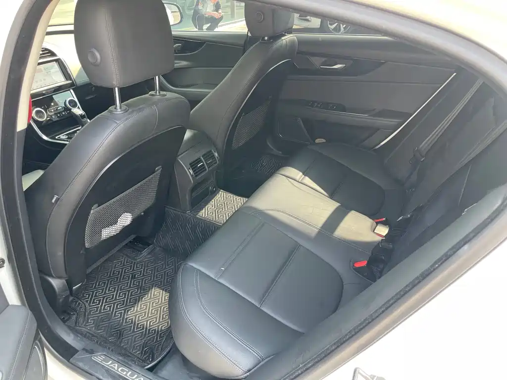 Jaguar XEL — миниатюра 8